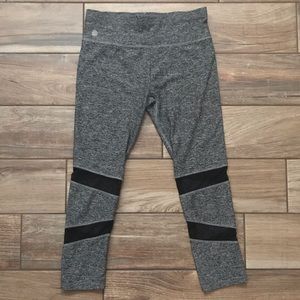 Grey yoga capris